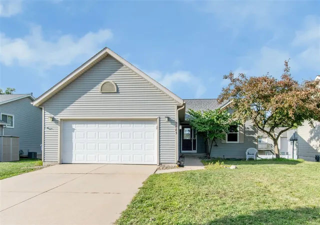 1st image of 2883 Burritt St, Grand Rapids, MI 49504 | MLS# 70493165