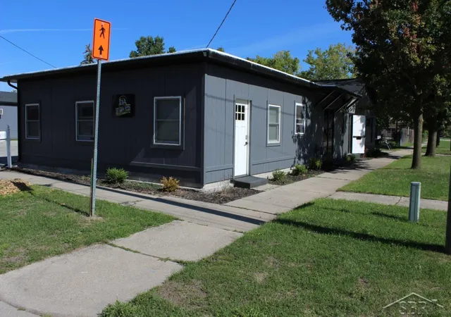 2nd image of 512 Germania Ave, Bay City, MI 48706 | MLS# 50186870