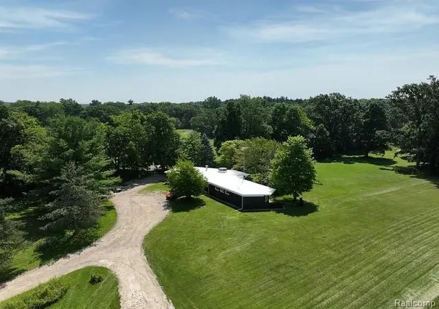 1st image of 7386 Dean Rd, Fenton, MI 48430 | MLS# 61022979