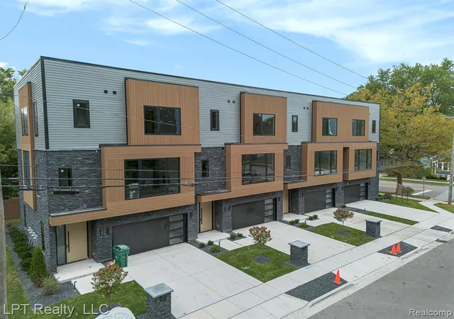 1st image of 525 Walnut St, Brighton, MI 48116