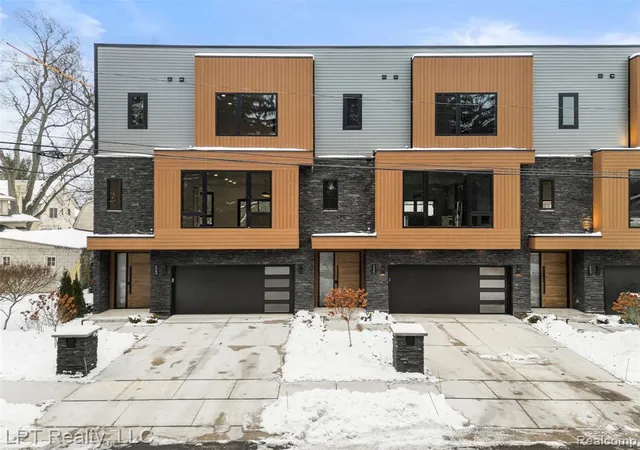 4th image of 525 Walnut St, Brighton, MI 48116