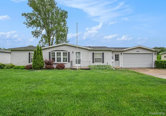 Homes for sale in Bay City, MI | 2900 Hyde Park, Bay City, MI 48706 | MLS# 60942344