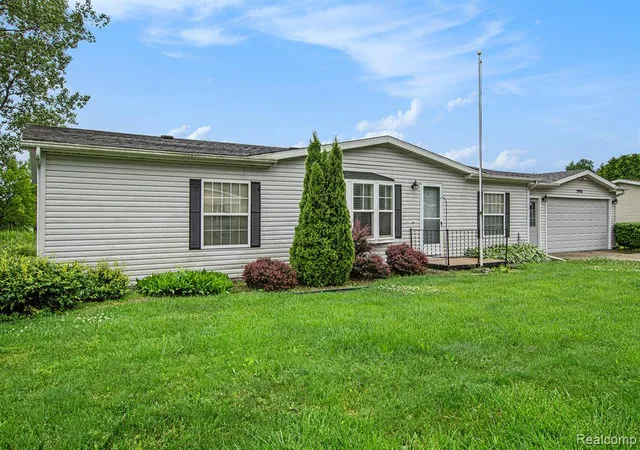 Homes for sale in Bay City, MI | 2900 Hyde Park, Bay City, MI 48706 | MLS# 60942344