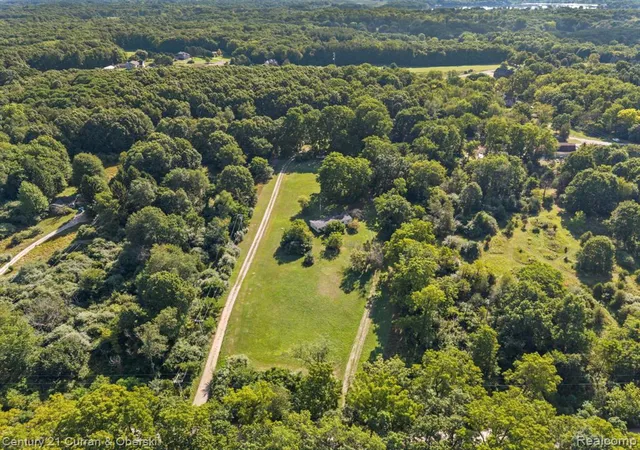 Photo 3 of Sale Pending at 9202 Scully Rd, Whitmore Lake, MI 48189 | MLS# 61025184 | Listing updated on 2026-09-08