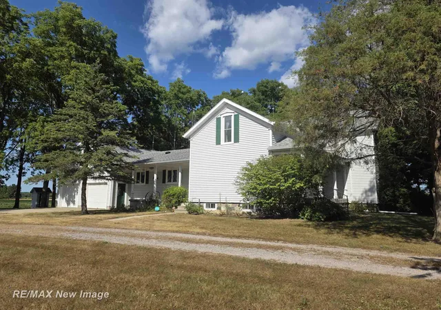 4th image of 7200 Volkmer Rd, Chesaning, MI 48616 | MLS# 50219222