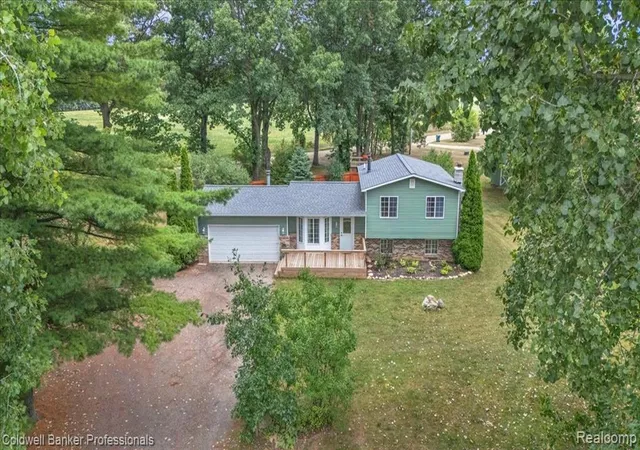 Photo 3 of Sale Pending at 2488 Springfield Dr, Lapeer, MI 48446 9014 | MLS# 61023700 | Listing updated on 2026-09-09