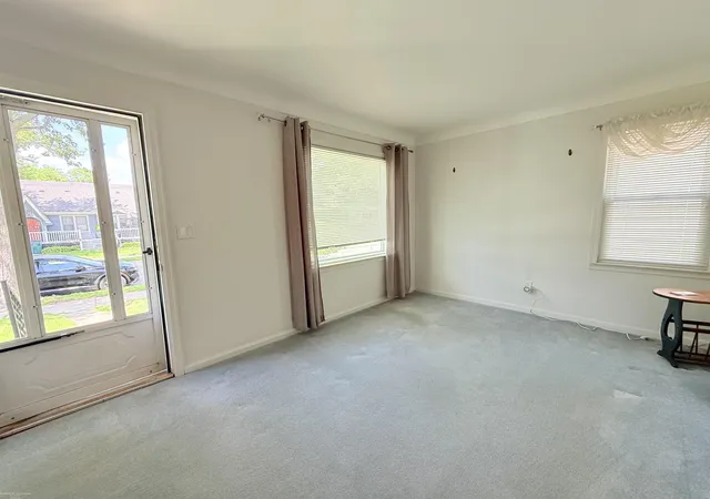 Homes for sale in Hazel Park, MI | 536 E Shevlin Ave, Hazel Park, MI 48030 | MLS# 50213723