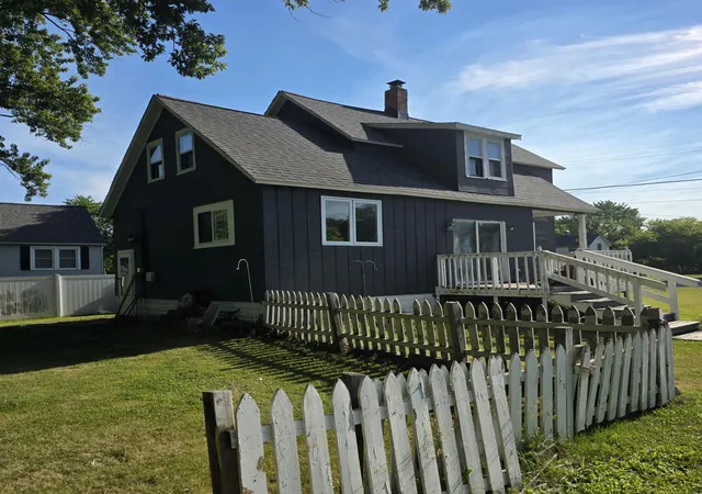 Photo 3 of Single family home for sale at 93 State Park Dr, Bay City, MI 48706 | MLS# 50218234 | Listing updated on 2026-09-28