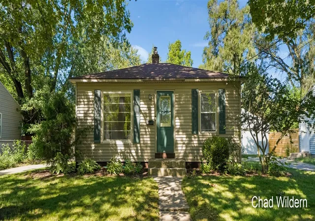 2nd image of 4229 Colby Ave, Wyoming, MI 49509 | MLS# 70553301