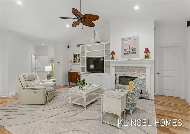 Listing Photo 4 - Condo for sale in building located at 16260 Woodvale Blvd, Spring Lake, MI 49456 - Unit #34