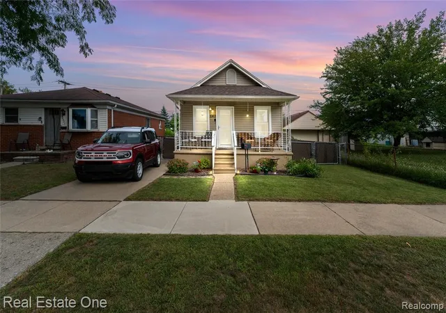 Photo 1 of Single family home for sale at 3363 16th St, Wyandotte, MI 48192 6107 | MLS# 61025321 | Listing updated on 2026-09-13