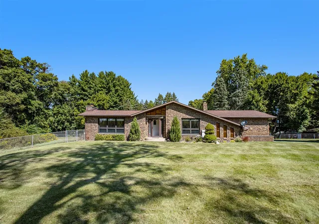 1st image of 8005 Division Dr, Battle Creek, MI 49014 | MLS# 70492958