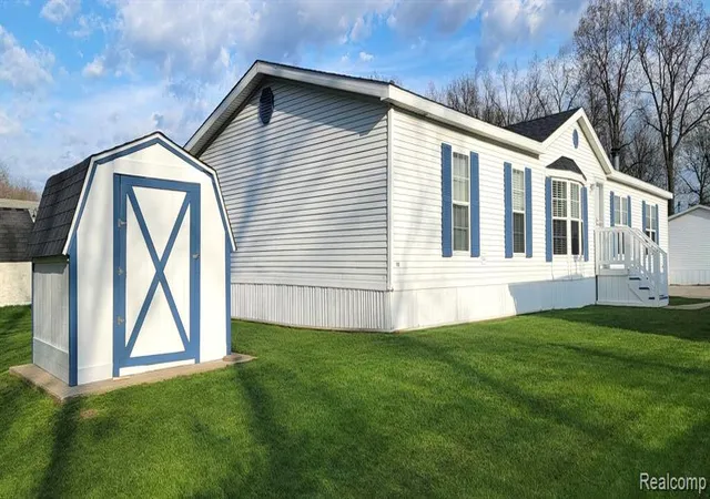 Homes for sale in Morrice, MI | 443 Pond View Dr, Morrice, MI 48857 | MLS# 60979944