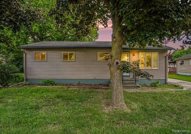 Homes for sale in Owosso, MI | 821 Isham St, Owosso, MI 48867 | MLS# 61006982