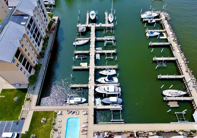 3rd image of 260 Water St #5E, Saint Joseph, MI 49085 | MLS# 70493836
