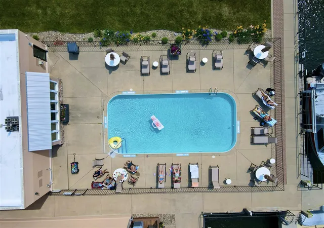 4th image of 260 Water St #5E, Saint Joseph, MI 49085 | MLS# 70493836