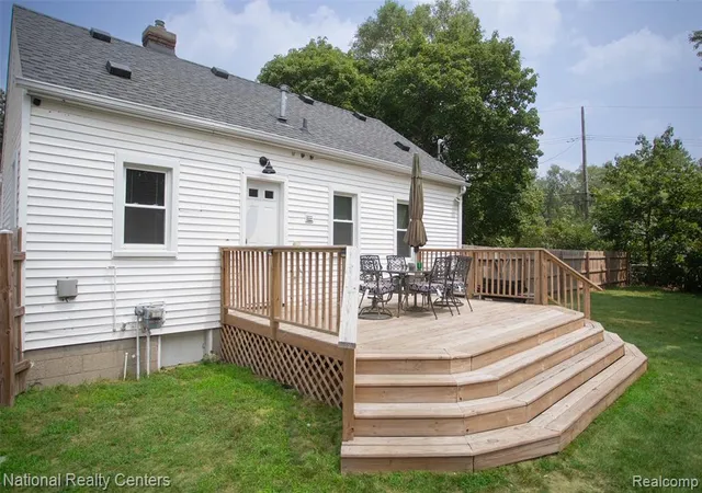 Photo 2 of Sale Pending at 34851 Wadsworth St, Livonia, MI 48150 1438 | MLS# 61013575 | Listing updated on 2026-08-26