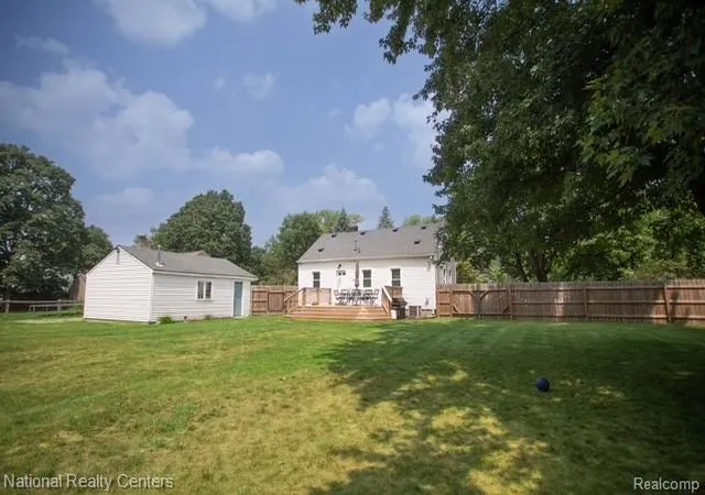 Photo 3 of Sale Pending at 34851 Wadsworth St, Livonia, MI 48150 1438 | MLS# 61013575 | Listing updated on 2026-08-26