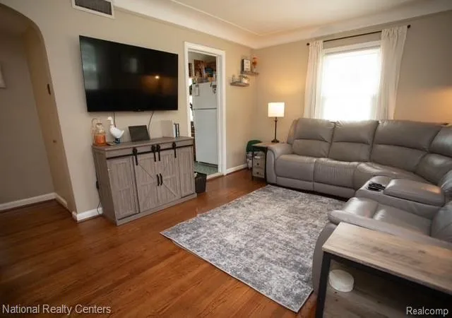 Photo 4 of Sale Pending at 34851 Wadsworth St, Livonia, MI 48150 1438 | MLS# 61013575 | Listing updated on 2026-08-26