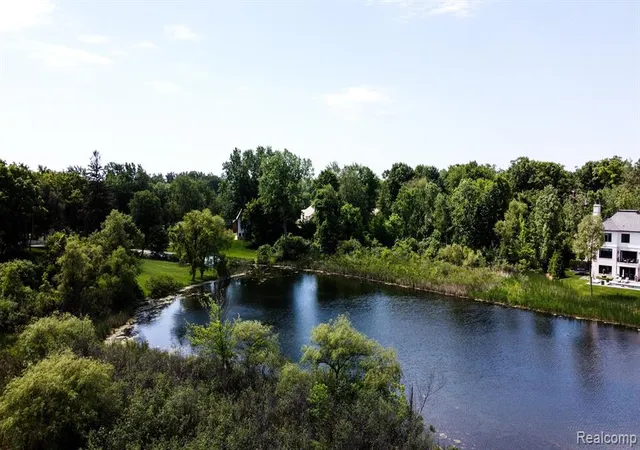 Photo 3 of Sale Pending at 2630 Turtle Lake Dr, Bloomfield Hills, MI 48302 | MLS# 60103481 | Listing updated on 2025-06-30