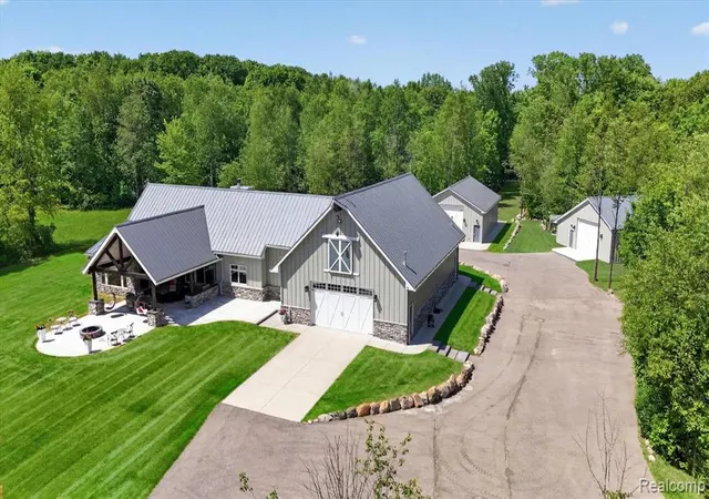 Homes for sale in Fowlerville, MI | 10500 W Grand River Rd, Fowlerville, MI 48836 | MLS# 61000362