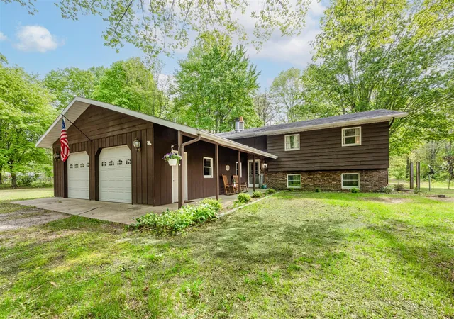 Homes for sale in Sawyer, MI | 13953 Minnich Rd, Sawyer, MI 49125 | MLS# 70533694