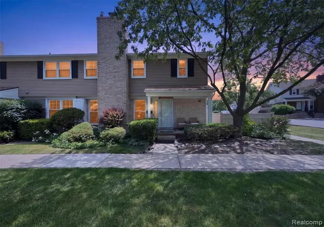 Homes for sale in Northville, MI | 20830 W Glen Haven Cir, Northville, MI 48167 | MLS# 60999762