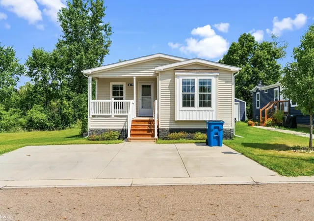 Photo 2 of Single family home for sale at 6500 Prince Blvd, Fenton, MI 48430 | MLS# 50217616 | Listing updated on 2026-08-31
