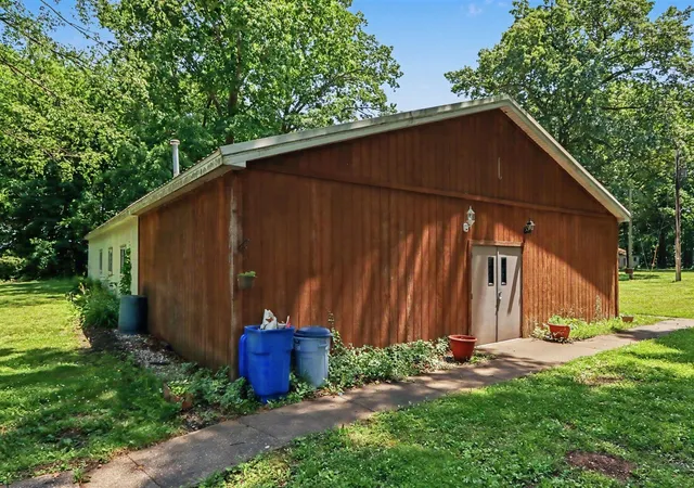 Photo 3 of Sale Pending at 600 Grove St, Vicksburg, MI 49097 | MLS# 70545710 | Listing updated on 2026-07-27