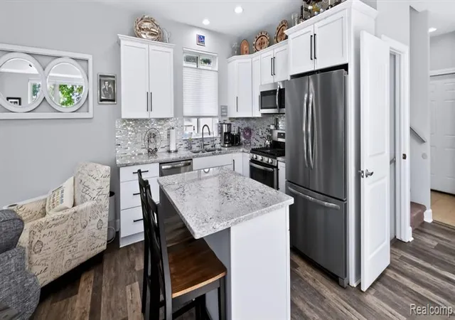 Photo 3 of Sale Pending at 5545 Paradise St, Commerce Twp, MI 48382 2765 | MLS# 61022306 | Listing updated on 2026-09-22