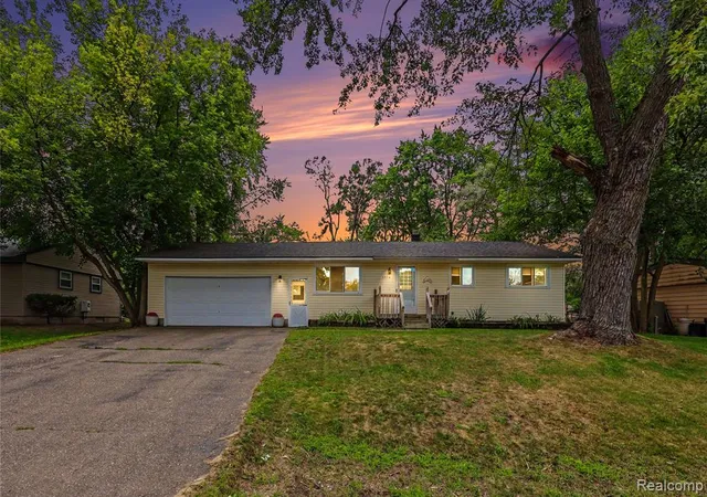 Photo 1 of Sale Pending at 3376 Chalice Rd, Lake Orion, MI 48359 1115 | MLS# 61024474 | Listing updated on 2026-08-31