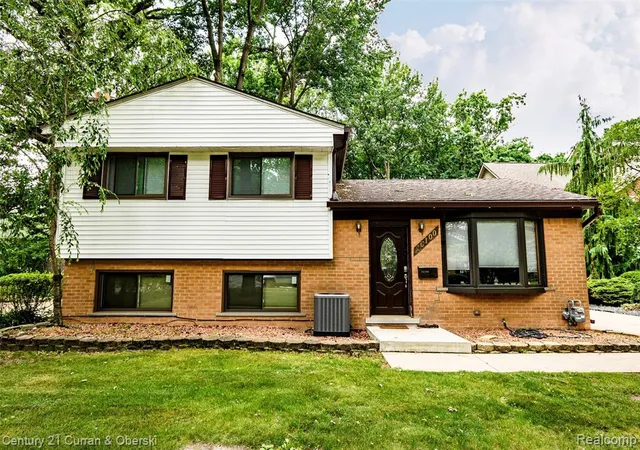 Homes for sale in Southgate, MI | 16100 Kennebec St, Southgate, MI 48195 | MLS# 61006420