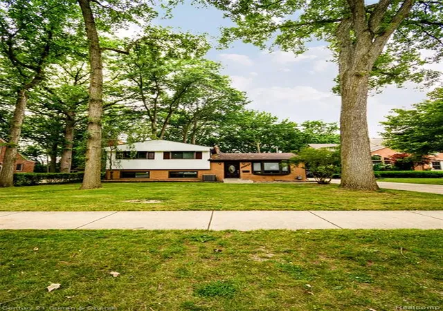 Homes for sale in Southgate, MI | 16100 Kennebec St, Southgate, MI 48195 | MLS# 61006420