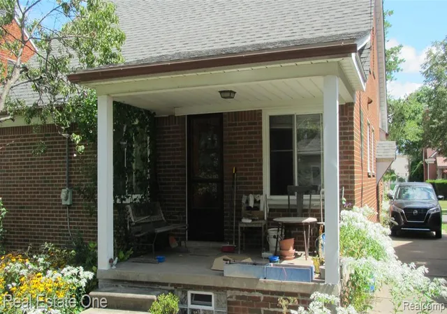 Photo 3 of Sale Pending at 5037 Maple St, Dearborn, MI 48126 3241 | MLS# 61022161 | Listing updated on 2026-09-02