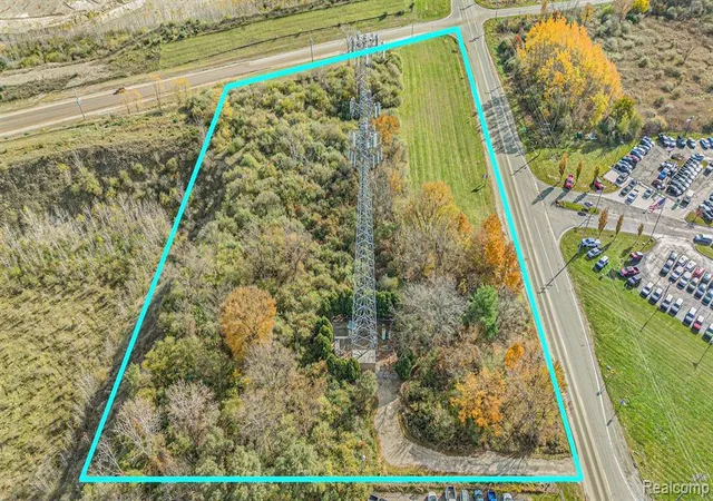 1st image of 8815 E Holly Rd, Holly, MI 48442 | MLS# 60962451