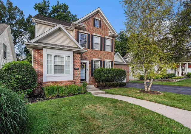 Photo 2 of Sale Pending at 10386 Edgewood Dr, Grand Blanc, MI 48439 | MLS# 50186893 | Listing updated on 2025-10-23