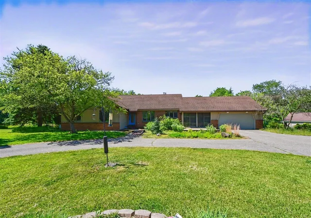 1st image of 2574 Buttrick Ave, Ada, MI 49301 | MLS# 70536763