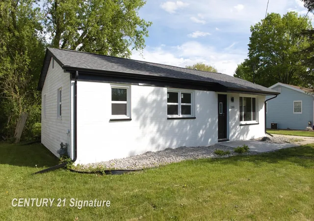 Homes for sale in Saginaw, MI | 1245 E Outer Dr, Saginaw, MI 48601 | MLS# 50208807