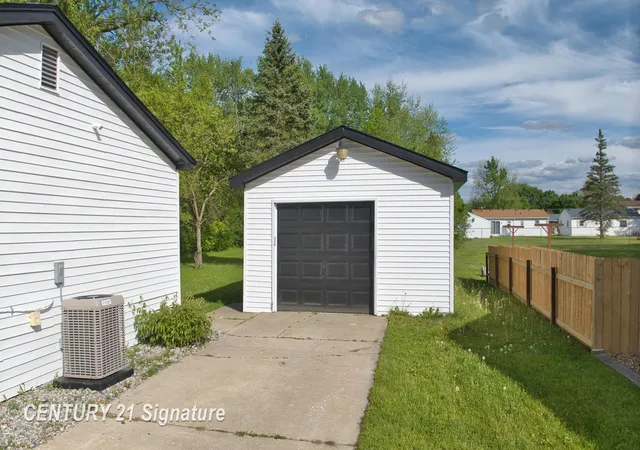 Homes for sale in Saginaw, MI | 1245 E Outer Dr, Saginaw, MI 48601 | MLS# 50208807
