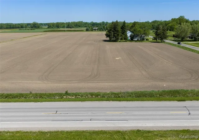 Homes for sale in Saginaw, MI | 2900 S Miller Rd, Saginaw, MI 48609 | MLS# 60998566