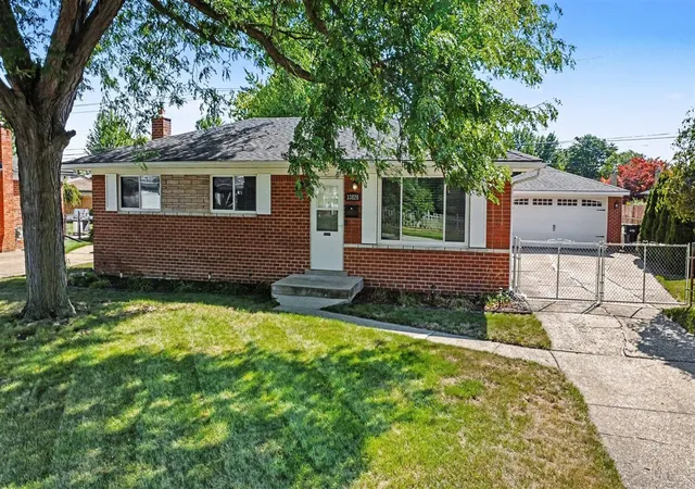 Photo 2 of Sale Pending at 33826 Brookshire Dr, Sterling Heights, MI 48312 | MLS# 70553371 | Listing updated on 2026-09-03