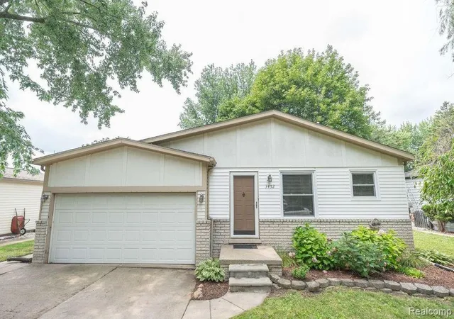 1st image of 3452 Cone Ave, Rochester Hills, MI 48309 | MLS# 61000423