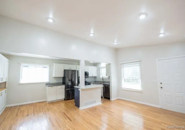 5th image of 3452 Cone Ave, Rochester Hills, MI 48309 | MLS# 61000423