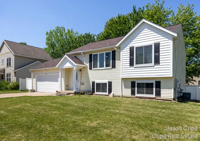 Homes for sale in Wyoming, MI | 1783 Durango Ct, Wyoming, MI 49519 | MLS# 70535340