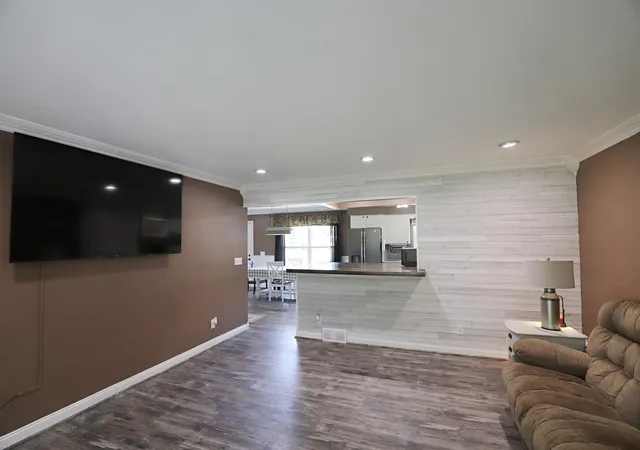 4th image of 6285 Chicago Rd, Flushing, MI 48433 | MLS# 50210055