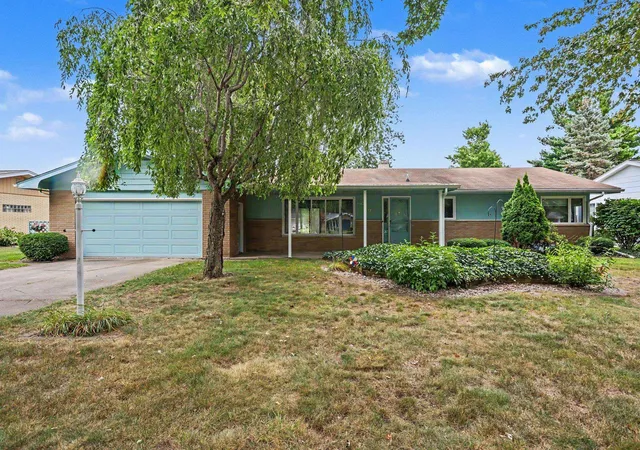 Photo 1 of Single family home for sale at 4677 Bloomfield Dr, Bay City, MI 48706 | MLS# 50220176 | Listing updated on 2026-08-28