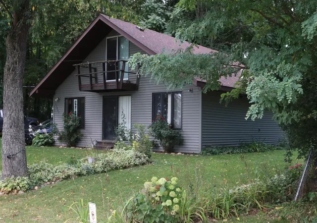 Homes for sale in Dowagiac, MI | 63062 Lakeshore Dr, Dowagiac, MI 49047 | MLS# 70540589