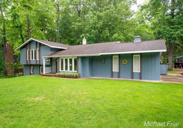 Photo 1 of Sale Pending at 2700 Shadowbrook Dr, Grand Rapids, MI 49546 | MLS# 70546820 | Listing updated on 2026-09-03