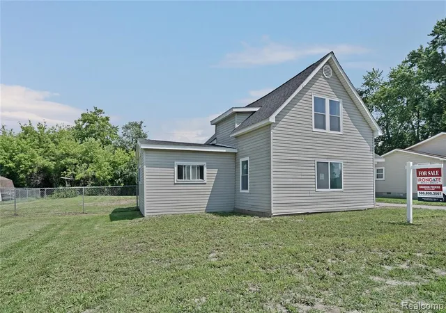 Homes for sale in Marine City, MI | 914 Chartier St, Marine City, MI 48039 | MLS# 61007274