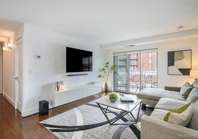 Listing Photo 5 - Condo for sale in building located at 411 S Old Woodward Ave, Birmingham, MI 48009 - Unit #529